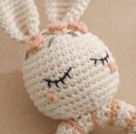 ⁦Crochet bunny rattle⁩ - الصورة ⁦2⁩
